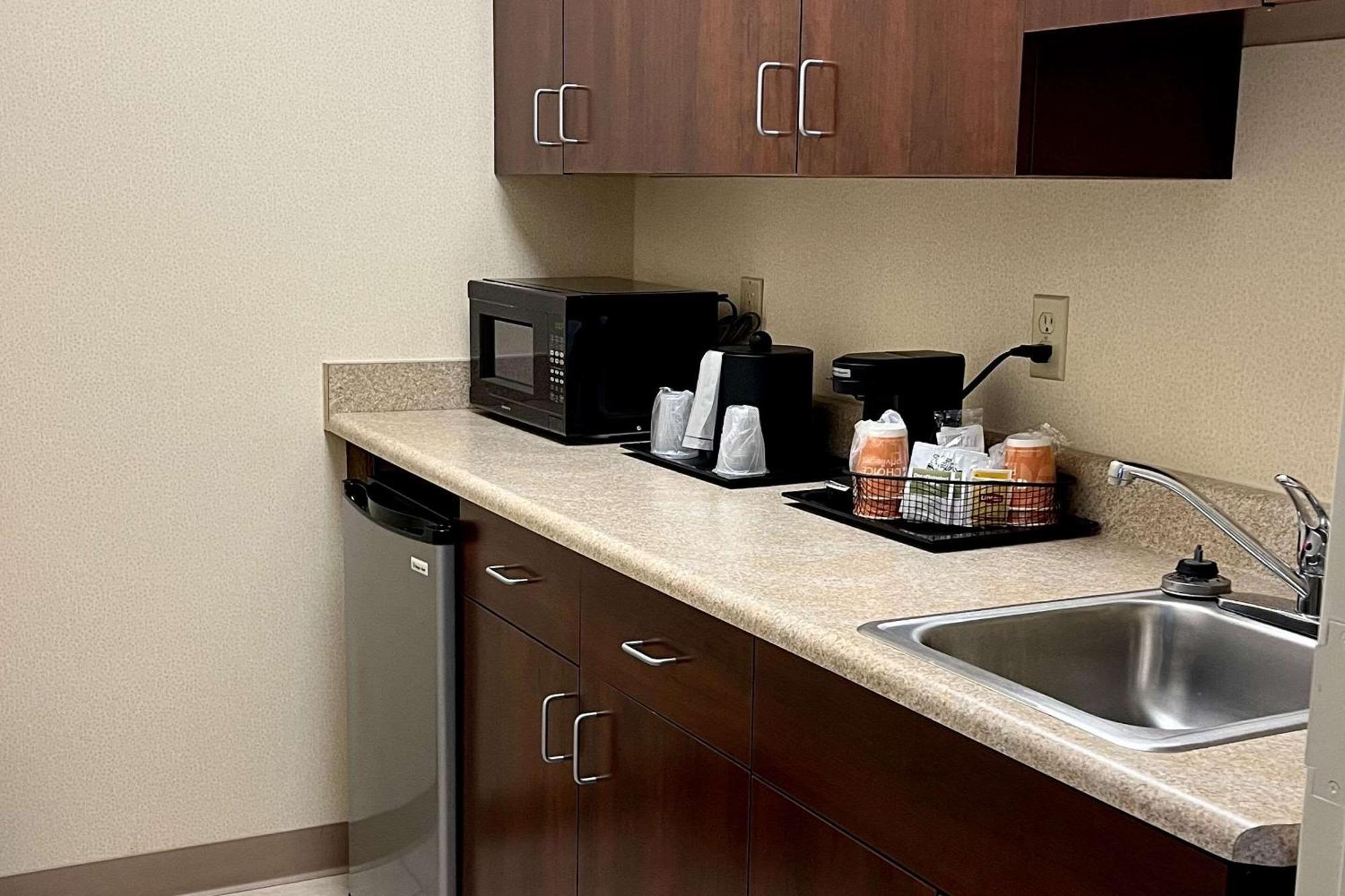 Quality Inn & Suites Prestonsburg Next To Mountain Arts Center المظهر الخارجي الصورة