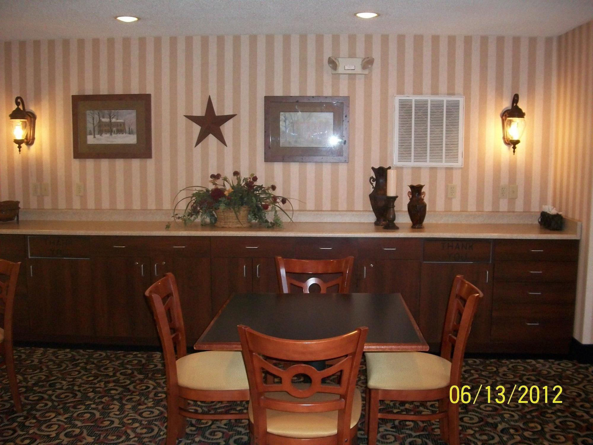 Quality Inn & Suites Prestonsburg Next To Mountain Arts Center المظهر الخارجي الصورة