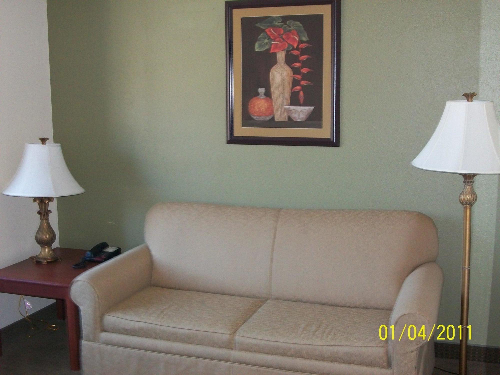 Quality Inn & Suites Prestonsburg Next To Mountain Arts Center الغرفة الصورة