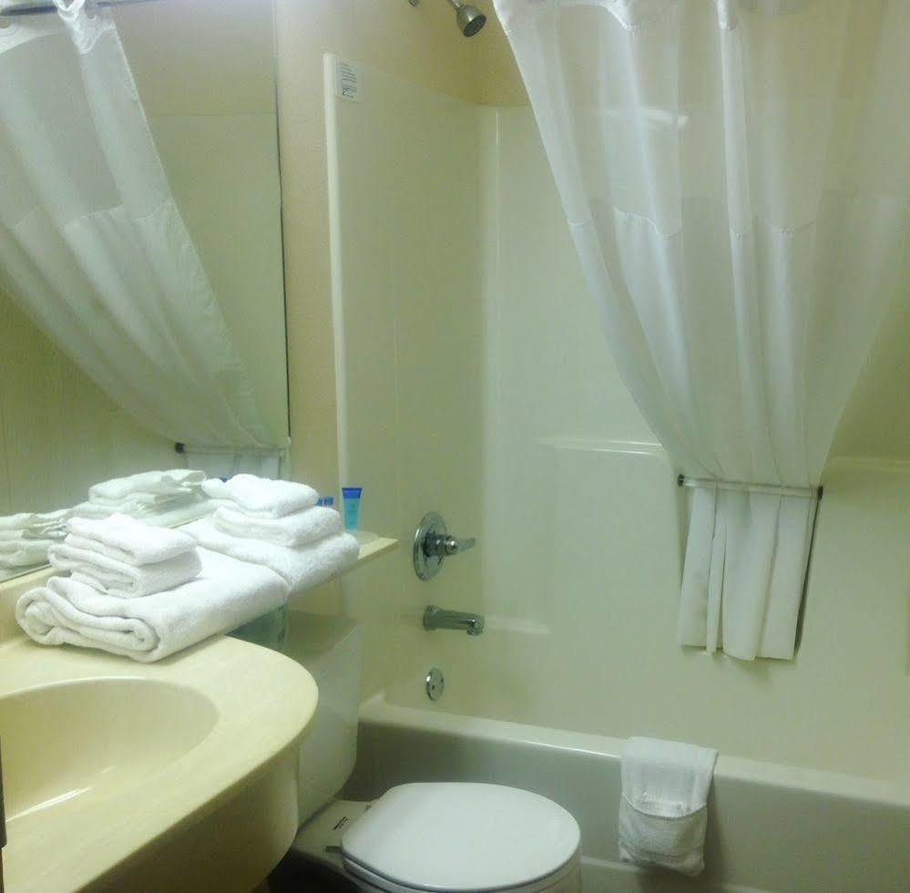 Quality Inn & Suites Prestonsburg Next To Mountain Arts Center المظهر الخارجي الصورة