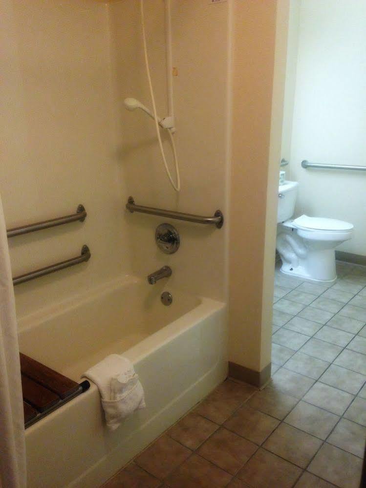 Quality Inn & Suites Prestonsburg Next To Mountain Arts Center المظهر الخارجي الصورة