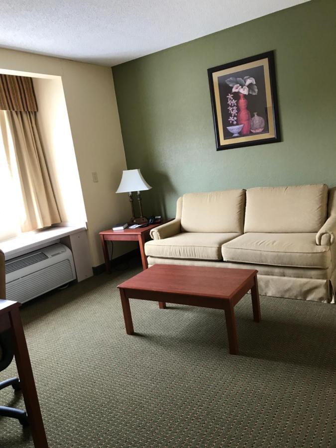 Quality Inn & Suites Prestonsburg Next To Mountain Arts Center المظهر الخارجي الصورة